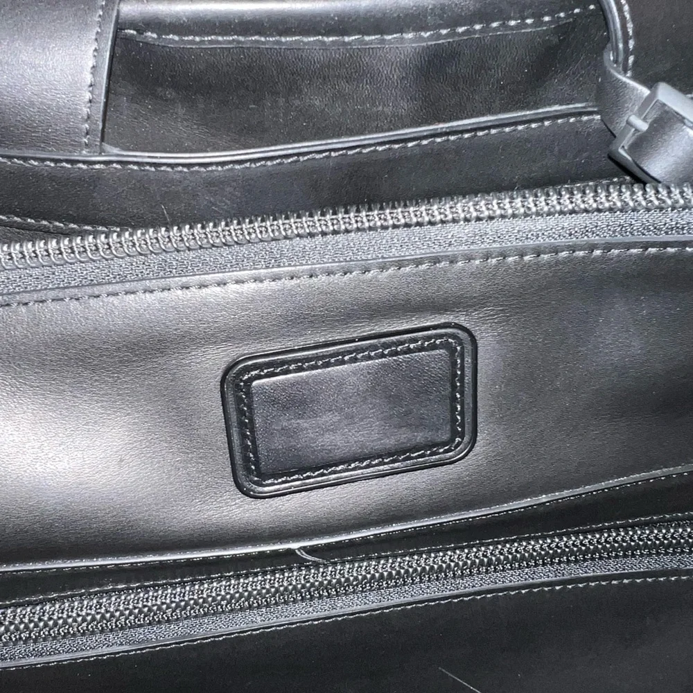 Tumi Black Leather Men's Business Briefcase